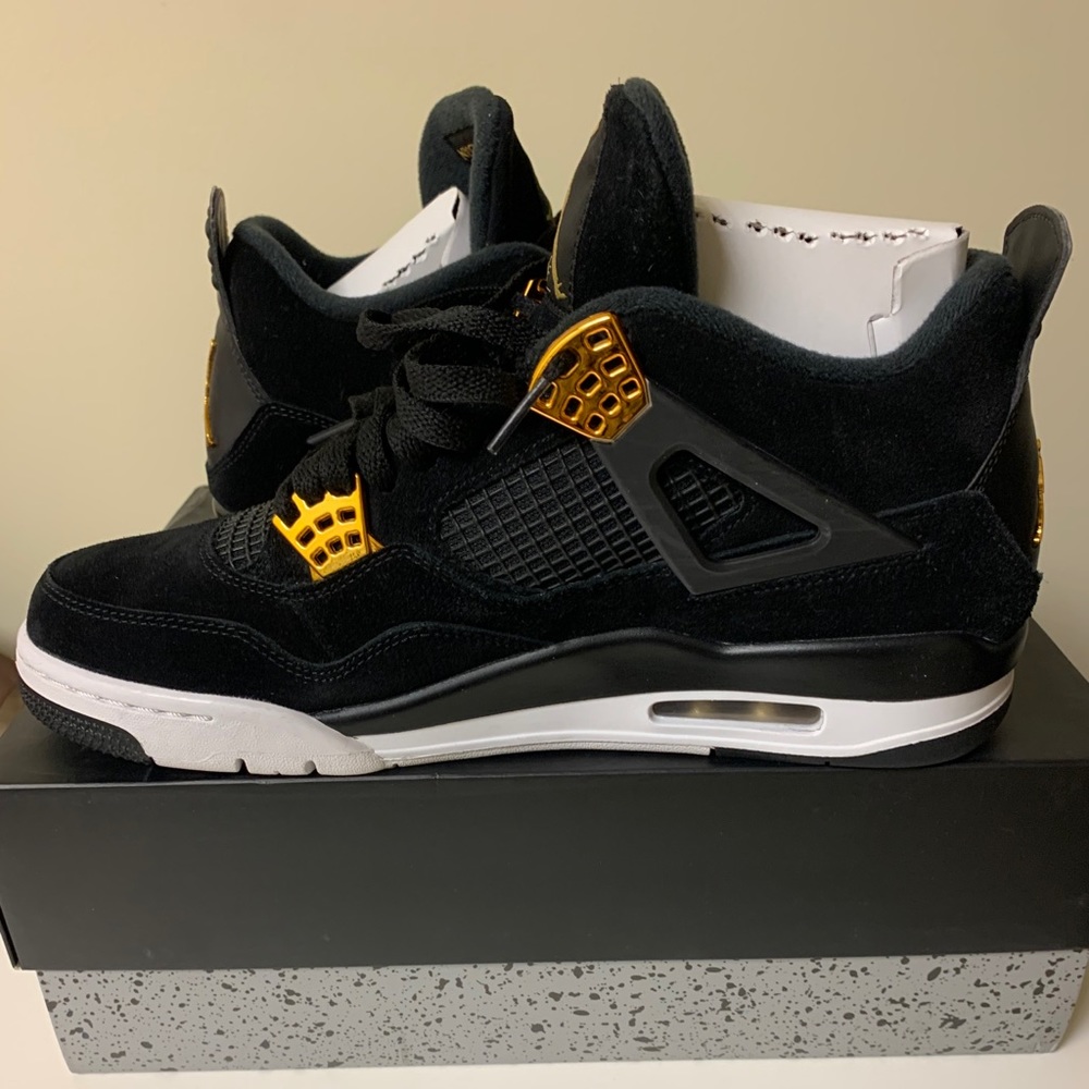 Air Jordan 4 Retro ‘royalty’